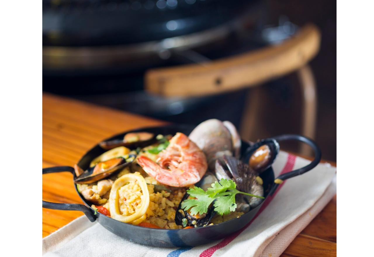 PAELLA AL KAMADO EN 7 PASOS