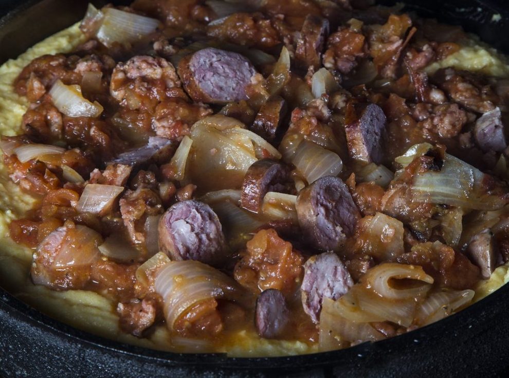 POLENTA CON SALSA POMAROLA AHUMADA